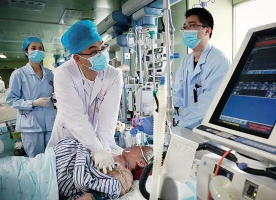 論ICU病房，對(duì)講機(jī)通信撐起救援“生命線”