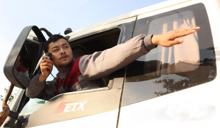 車載對(duì)講機(jī)使用地網(wǎng)天線可以降低駐波嗎？